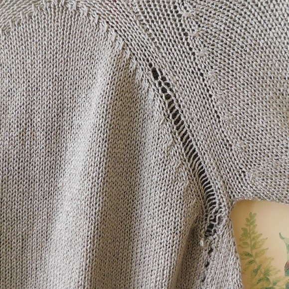 🦔🐾 Distressed Hay Ride Sweater - Picture 10 of 10